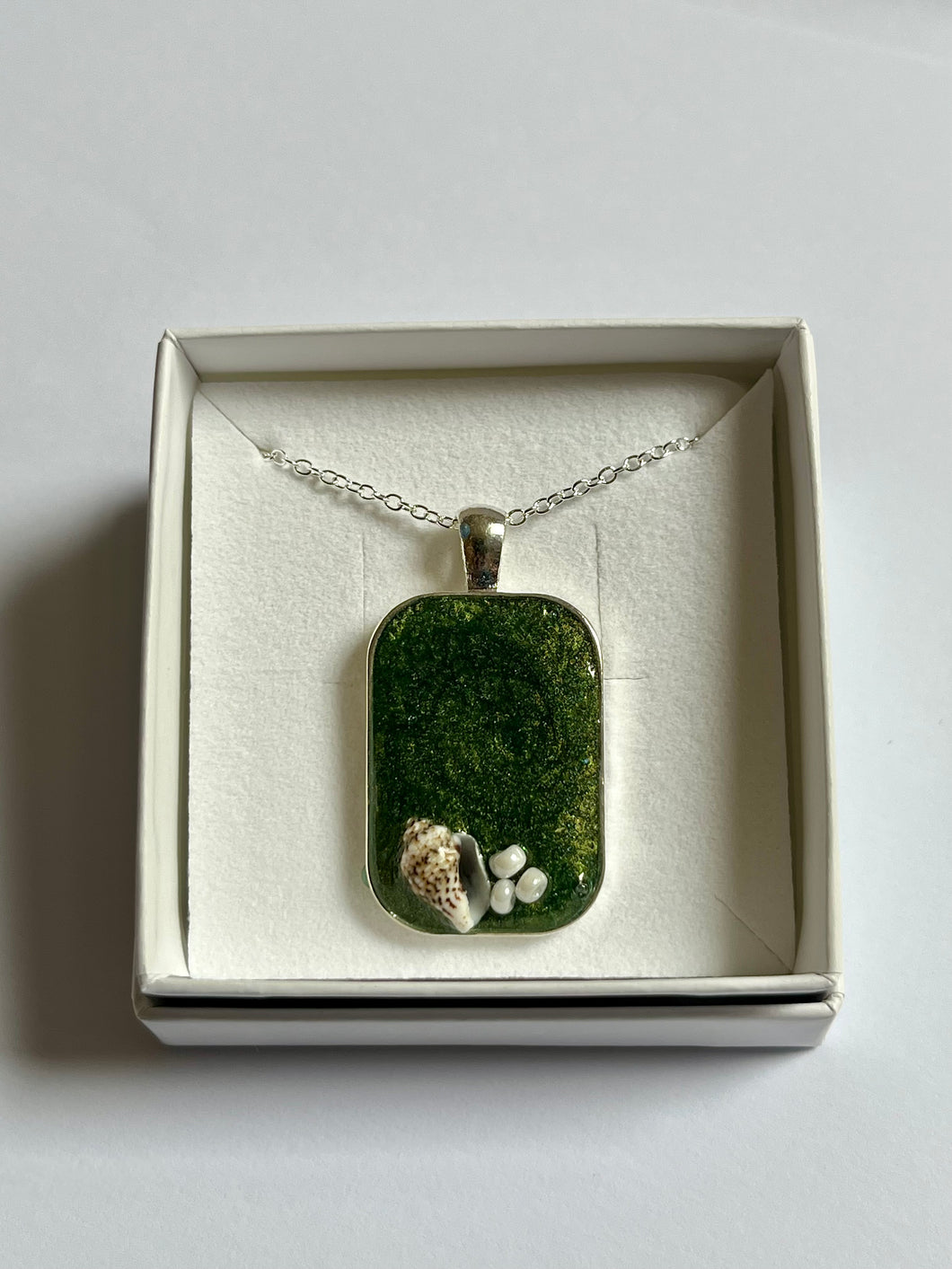 Green seashell rectangular pendants