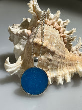 Load image into Gallery viewer, Mini round pendants in various colours
