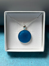 Load image into Gallery viewer, Mini round sea blue resin pendant
