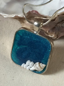 SQUARE OCEAN BLUE PENDANT WITH SEASHELL AND BEADS