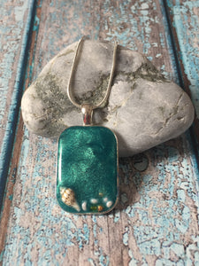 Pendant - Rockpool green/Aqua with seashell